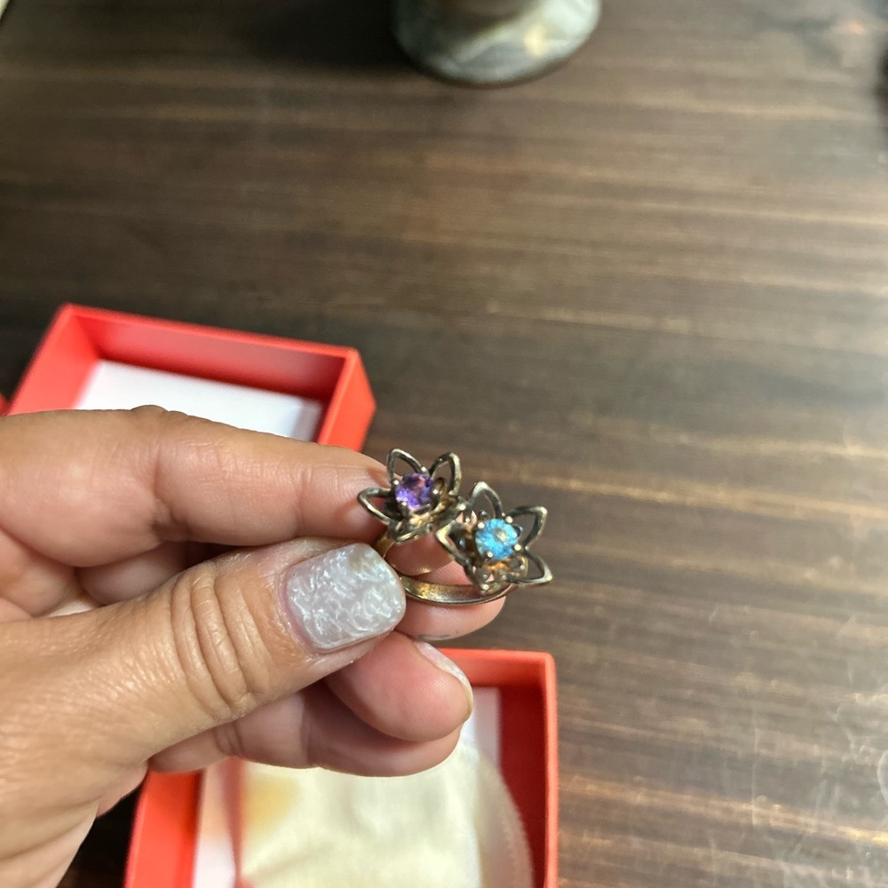 Elegant Silver Floral Ring with Amethyst and Blue Topaz Stones